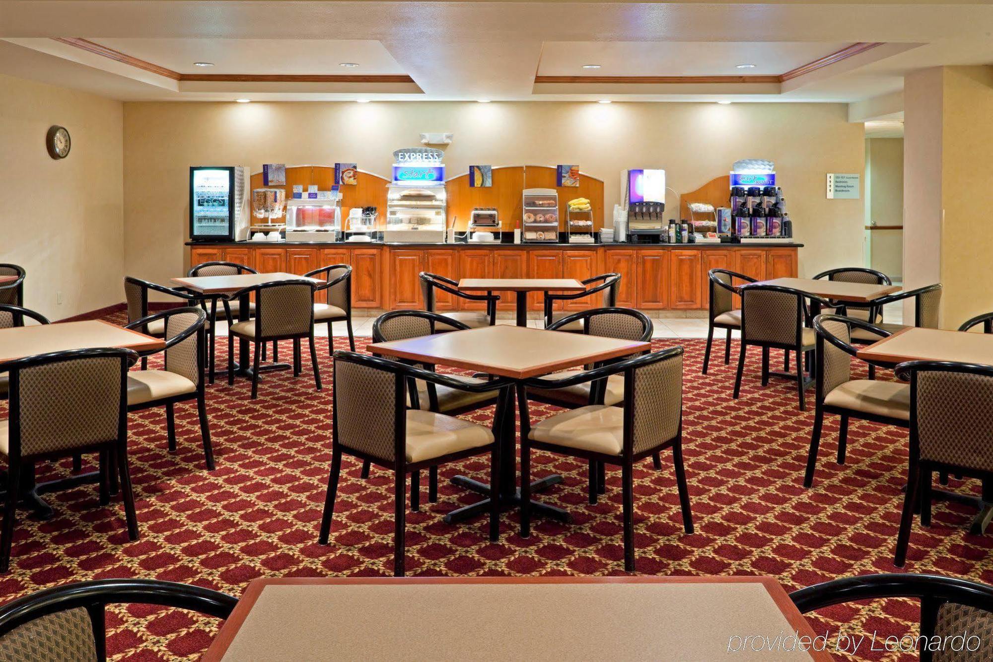 Holiday Inn Express Syracuse-Fairgrounds By Ihg Warners Ngoại thất bức ảnh