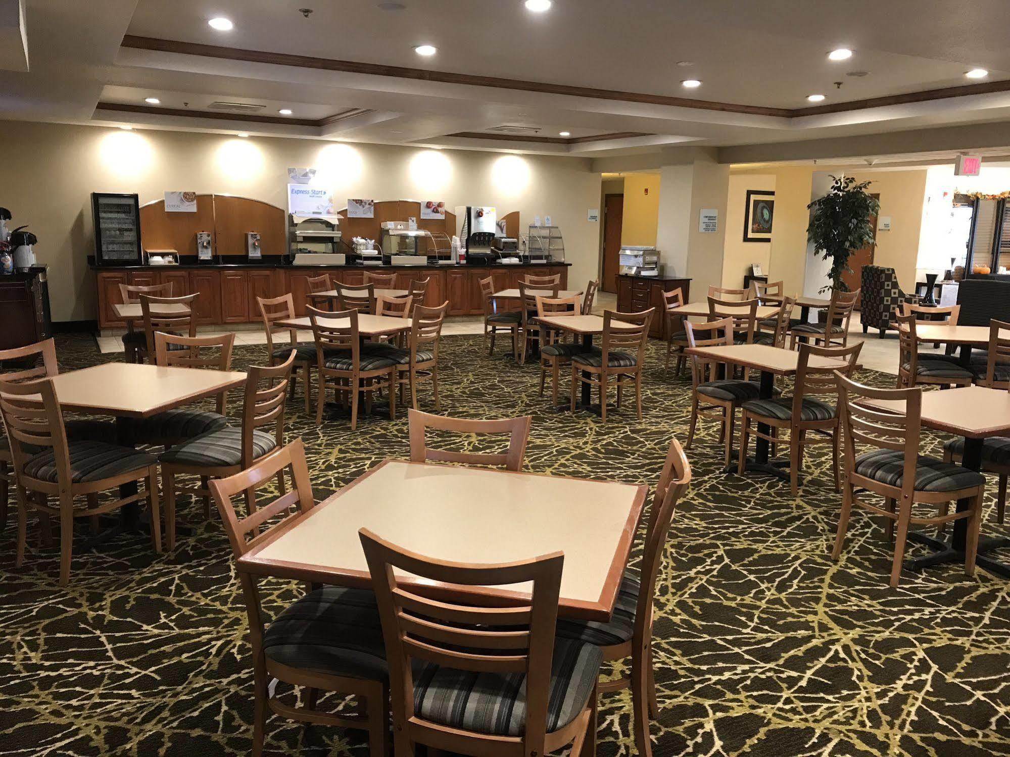 Holiday Inn Express Syracuse-Fairgrounds By Ihg Warners Ngoại thất bức ảnh