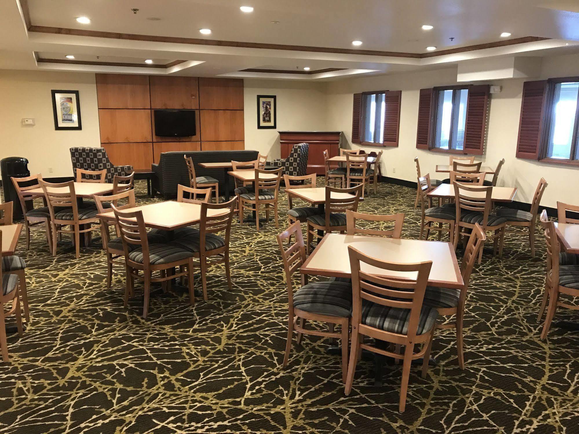 Holiday Inn Express Syracuse-Fairgrounds By Ihg Warners Ngoại thất bức ảnh